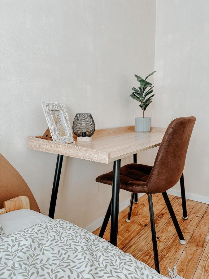 Quiet Boho Lair 10 Min To Centre Appartamento