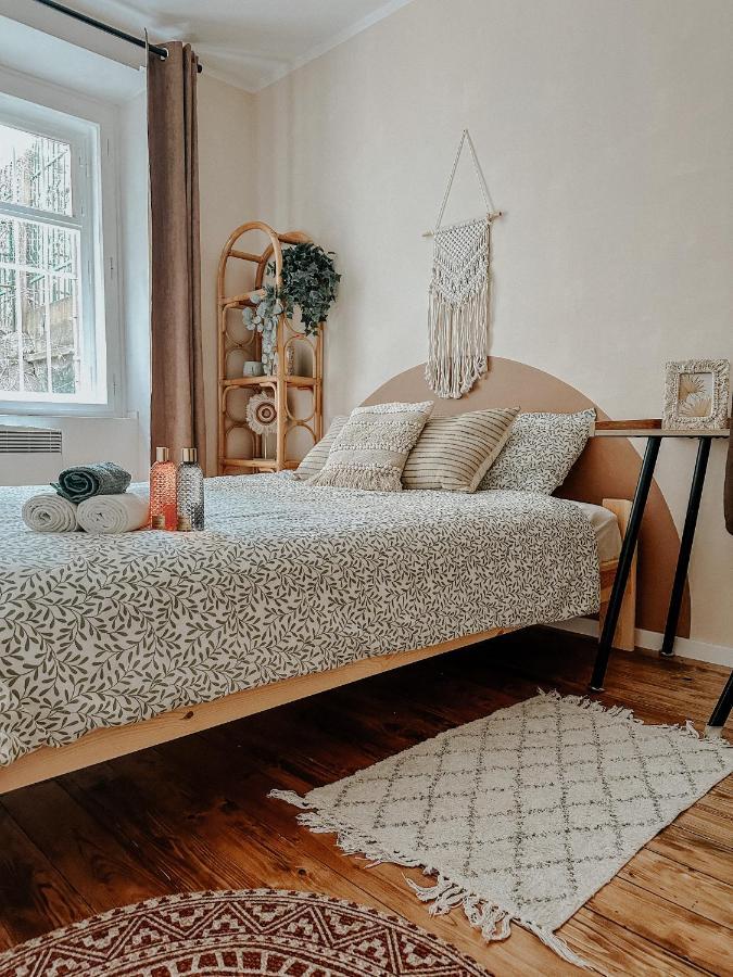Appartamento Quiet Boho Lair 10 Min To Centre Praga
