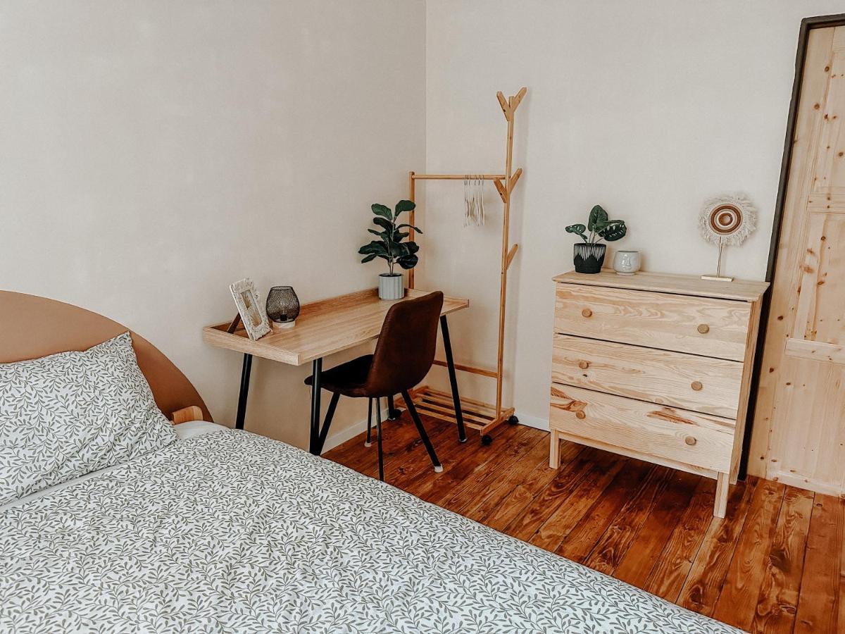 Quiet Boho Lair 10 Min To Centre *
